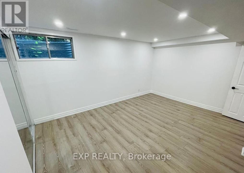 Lower - 208 Willowbrook Road, Markham, Ontario  L3T 5L6 - Photo 7 - N12302756