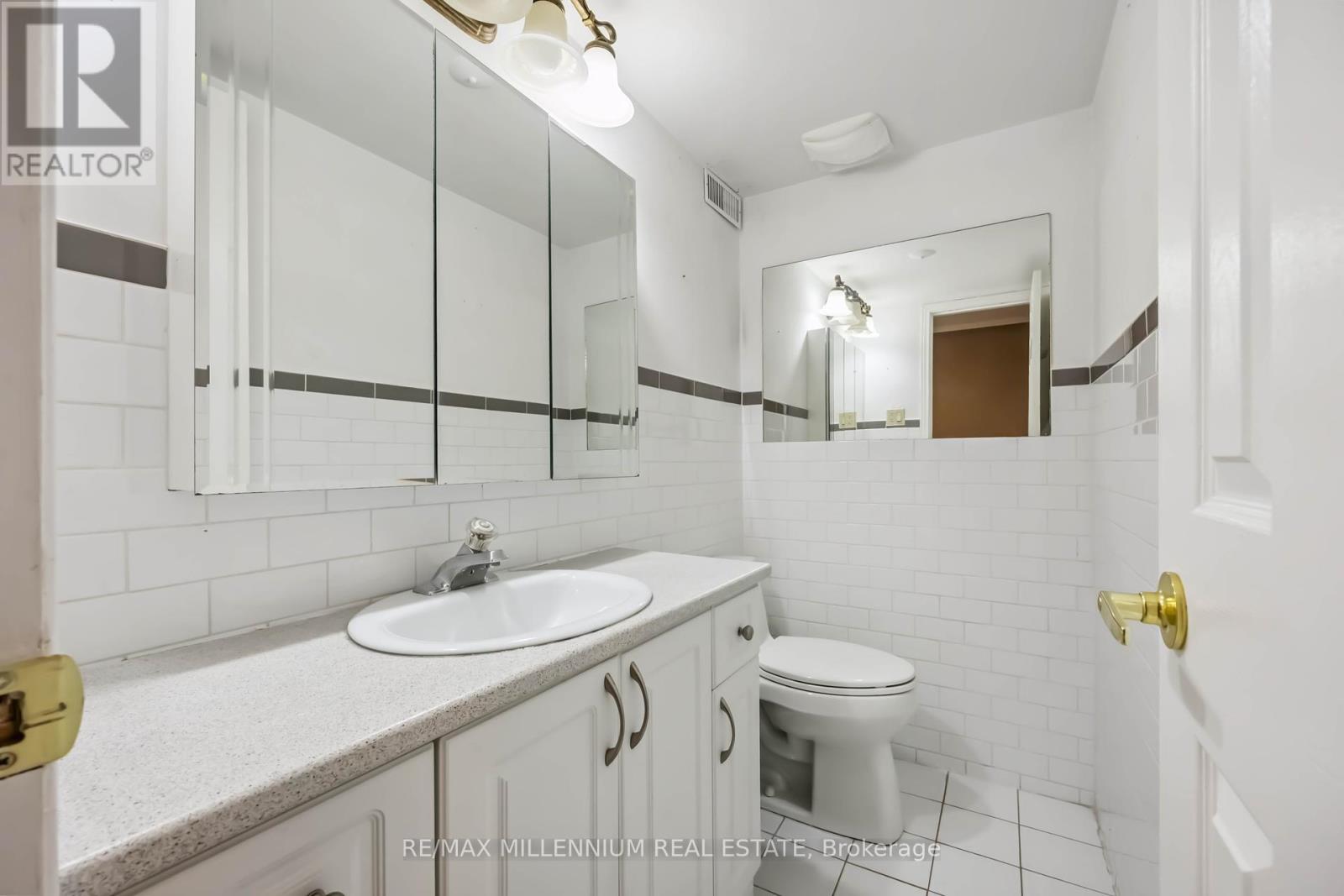 22 Richdale Court, Toronto, Ontario  M9B 5Y9 - Photo 41 - W12316224