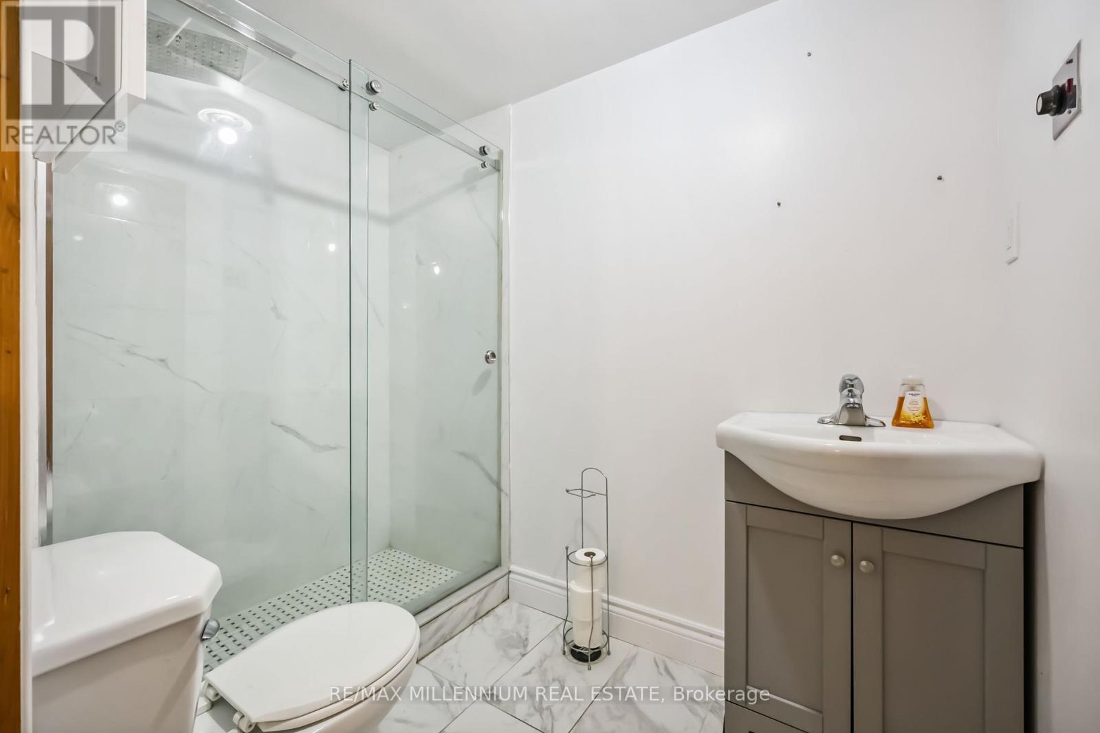 22 Richdale Court, Toronto, Ontario  M9B 5Y9 - Photo 44 - W12316224