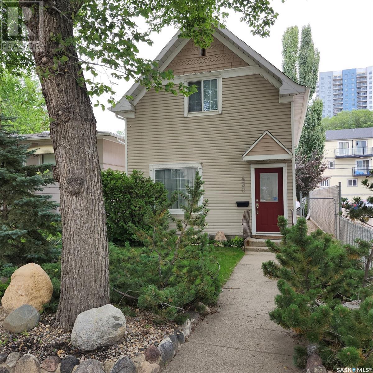 430 3rd Avenue N, Saskatoon, Saskatchewan  S7K 2J3 - Photo 2 - SK014217