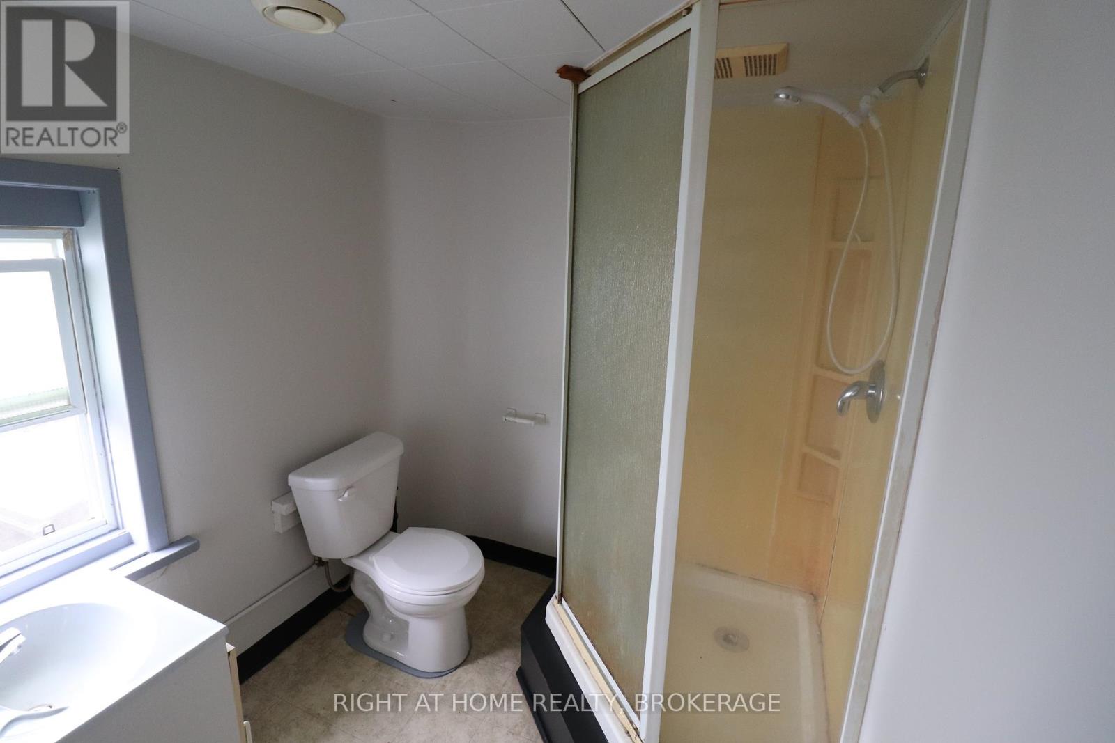36 Nickel Street, Port Colborne (East Village), Ontario  L3K 1B2 - Photo 11 - X12316262