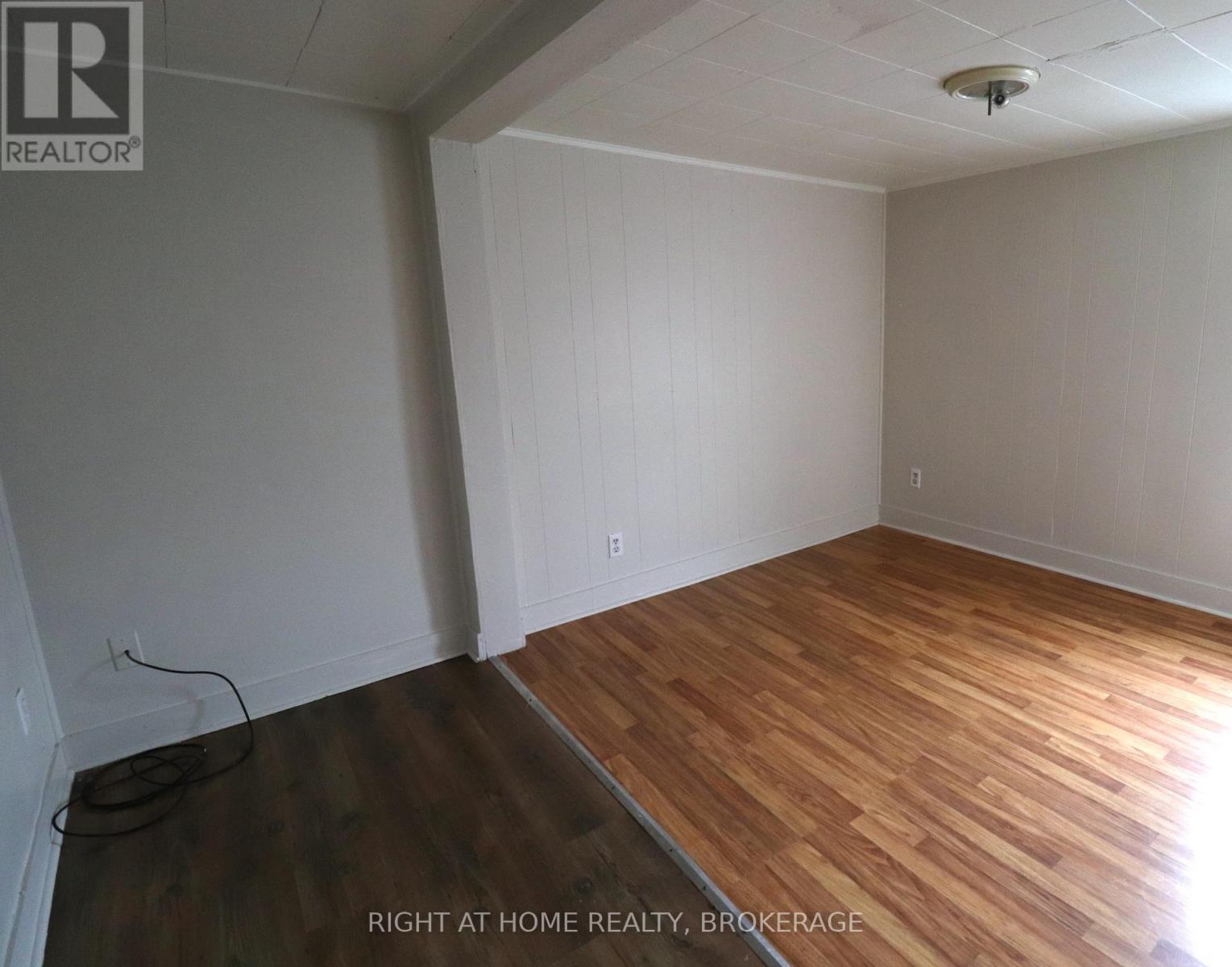 36 Nickel Street, Port Colborne (East Village), Ontario  L3K 1B2 - Photo 12 - X12316262