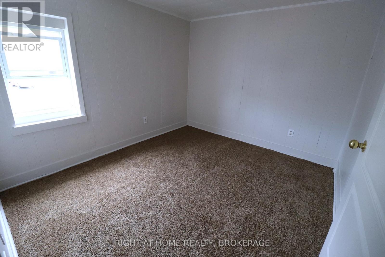 36 Nickel Street, Port Colborne (East Village), Ontario  L3K 1B2 - Photo 13 - X12316262