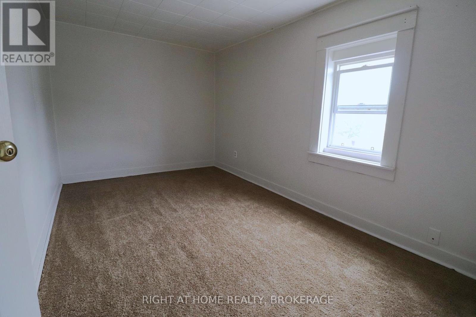 36 Nickel Street, Port Colborne (East Village), Ontario  L3K 1B2 - Photo 14 - X12316262