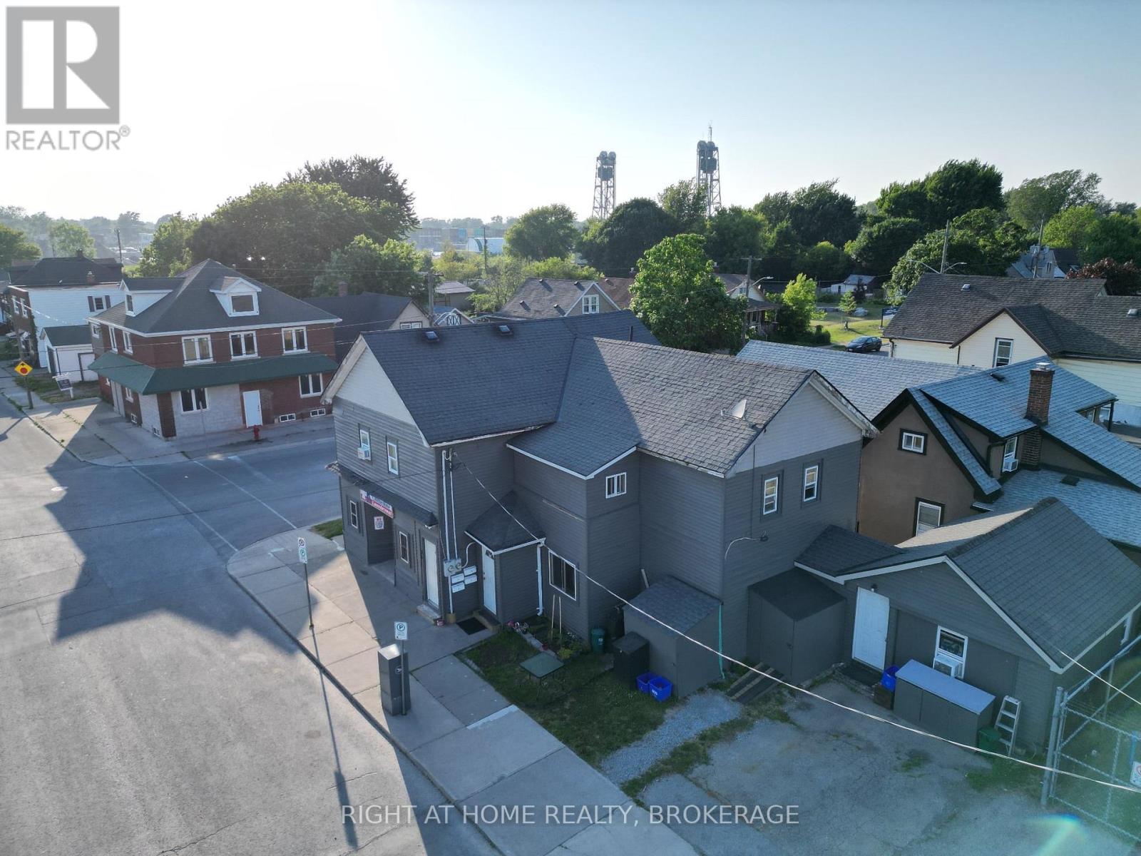 36 Nickel Street, Port Colborne (East Village), Ontario  L3K 1B2 - Photo 2 - X12316262
