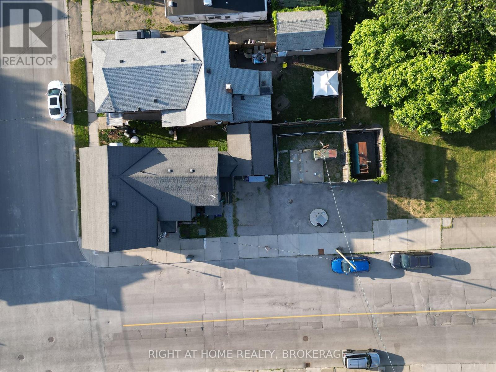 36 Nickel Street, Port Colborne (East Village), Ontario  L3K 1B2 - Photo 3 - X12316262