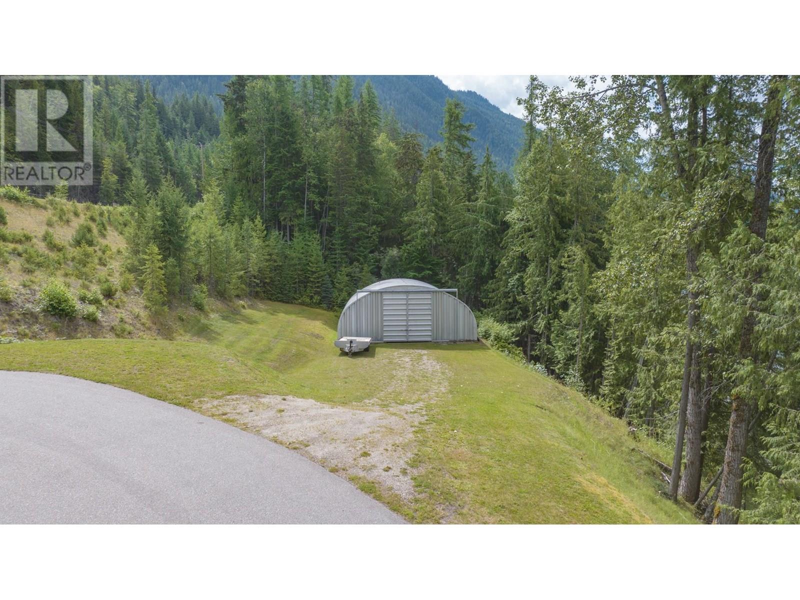 1710 6 Highway, Nakusp, British Columbia  V0G 1R1 - Photo 52 - 10357695