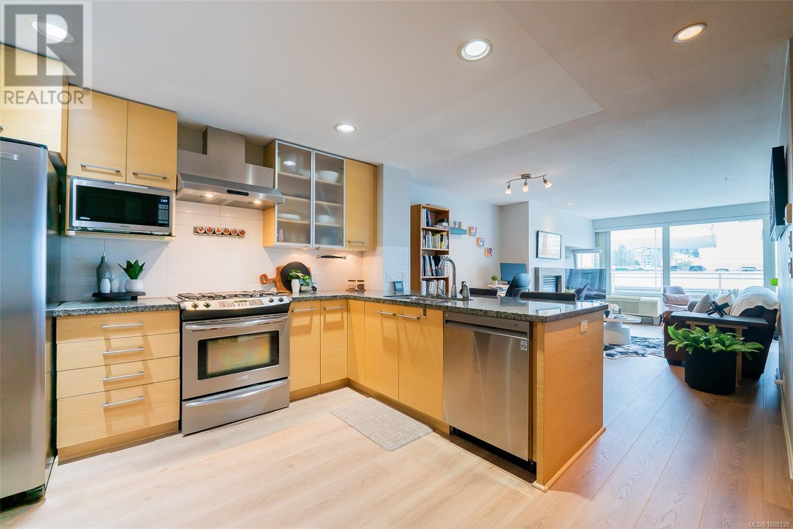 208 38 Front St, Nanaimo, British Columbia V9R 0B8 - Photo 1 - 1008139