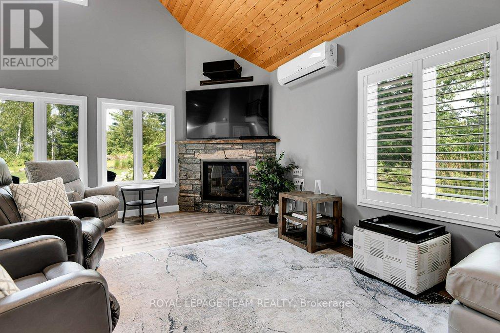 772 Ferguson Lake Road, Greater Madawaska, Ontario  K7V 3Z7 - Photo 5 - X12316306