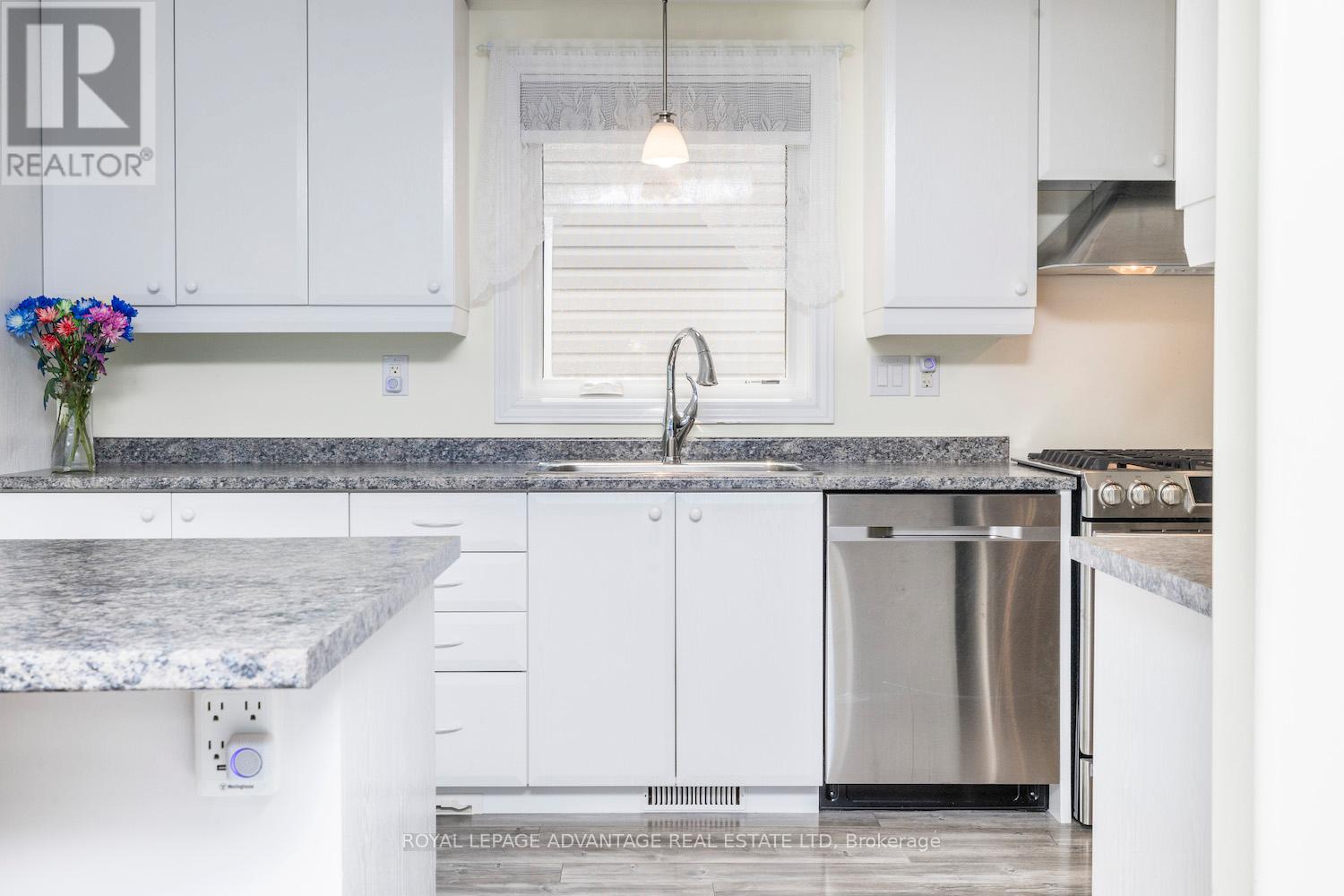 42 Code Crescent, Smiths Falls, Ontario  K7A 0A9 - Photo 13 - X12316325