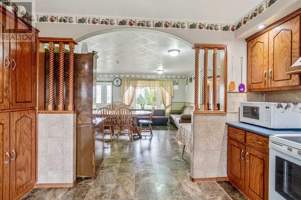 123047 Township Road 102, Burdett, Alberta  T0k 0J0 - Photo 9 - A2241934