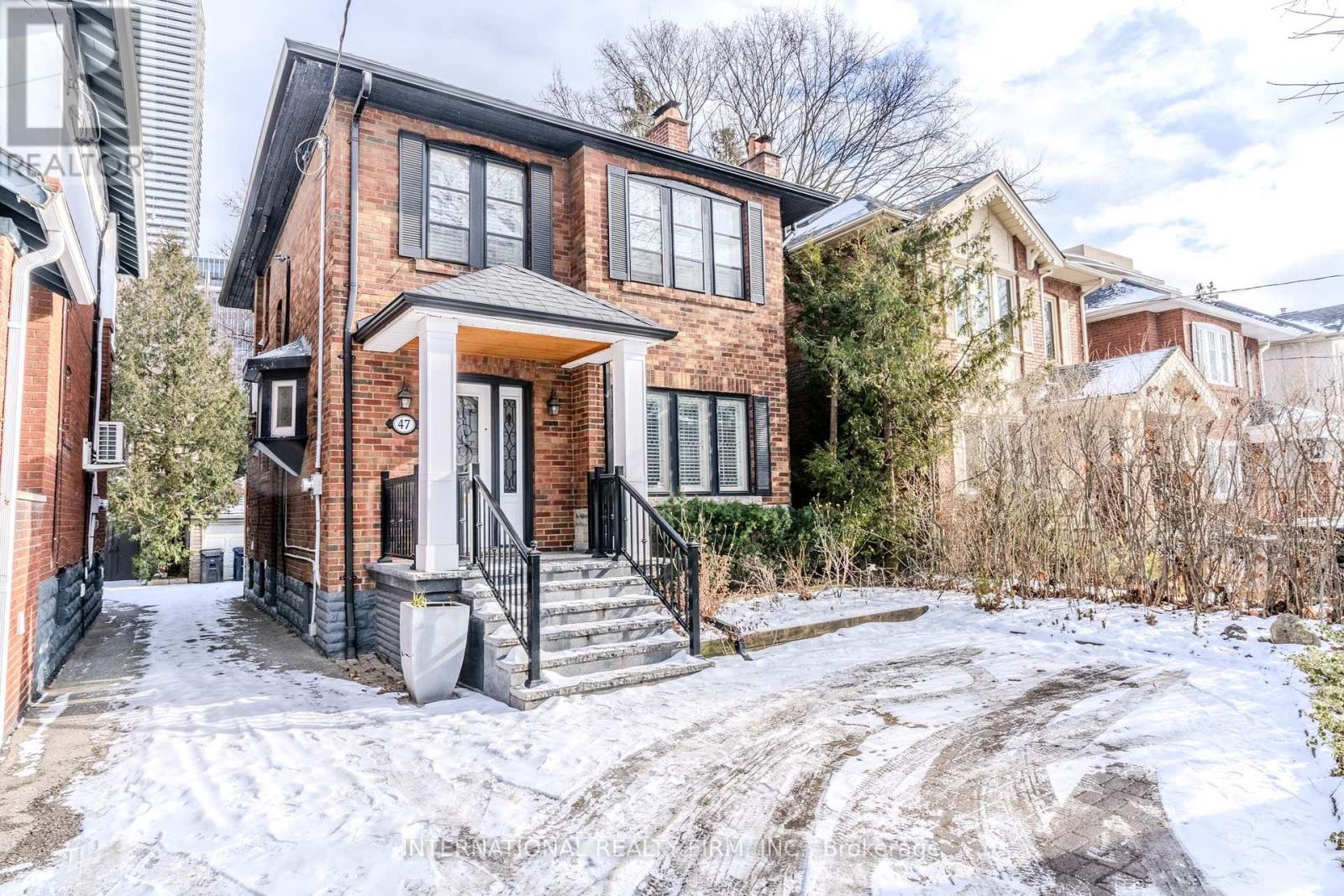 Mainsecondfloors - 47 Maxwell Avenue, Toronto, Ontario  M5P 2B4 - Photo 1 - C12316336