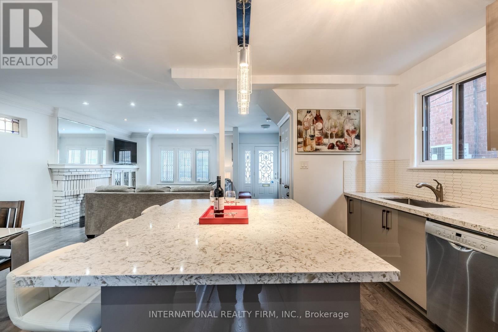 Mainsecondfloors - 47 Maxwell Avenue, Toronto, Ontario  M5P 2B4 - Photo 11 - C12316336