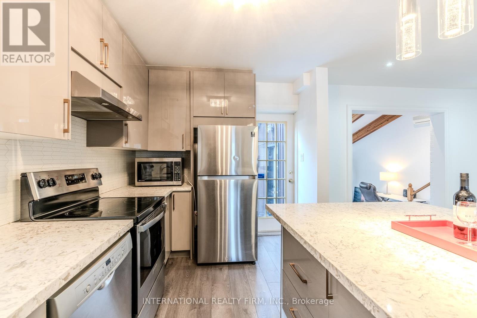 Mainsecondfloors - 47 Maxwell Avenue, Toronto, Ontario  M5P 2B4 - Photo 13 - C12316336