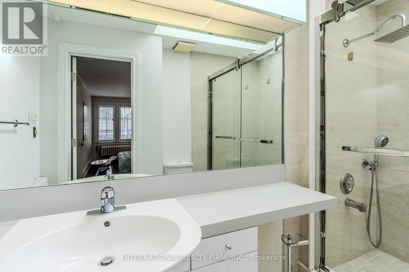Mainsecondfloors - 47 Maxwell Avenue, Toronto, Ontario  M5P 2B4 - Photo 27 - C12316336