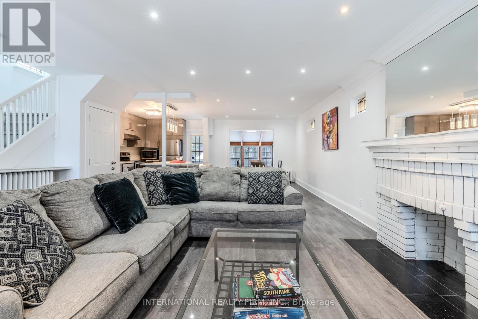 Mainsecondfloors - 47 Maxwell Avenue, Toronto, Ontario  M5P 2B4 - Photo 6 - C12316336