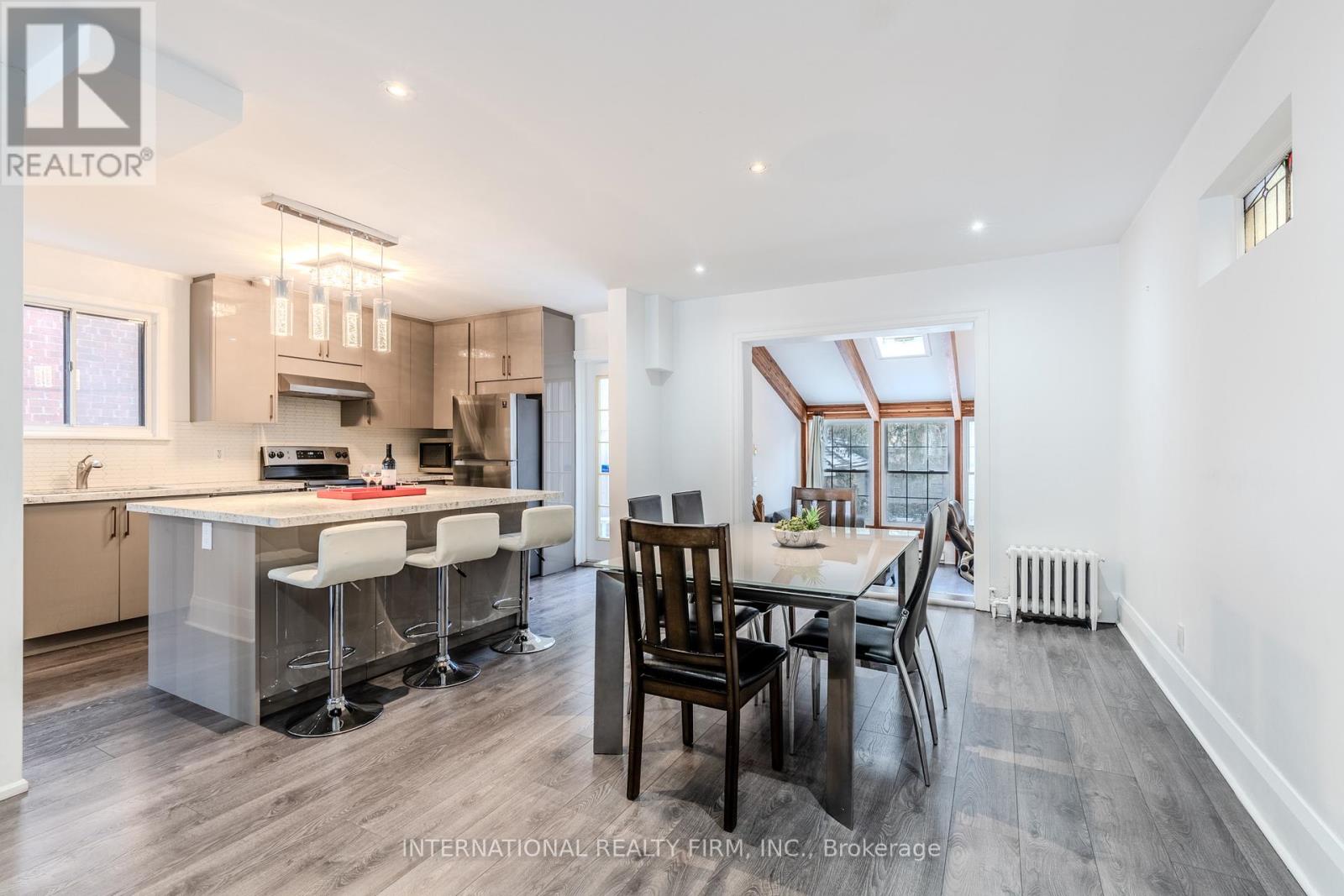 Mainsecondfloors - 47 Maxwell Avenue, Toronto, Ontario  M5P 2B4 - Photo 7 - C12316336