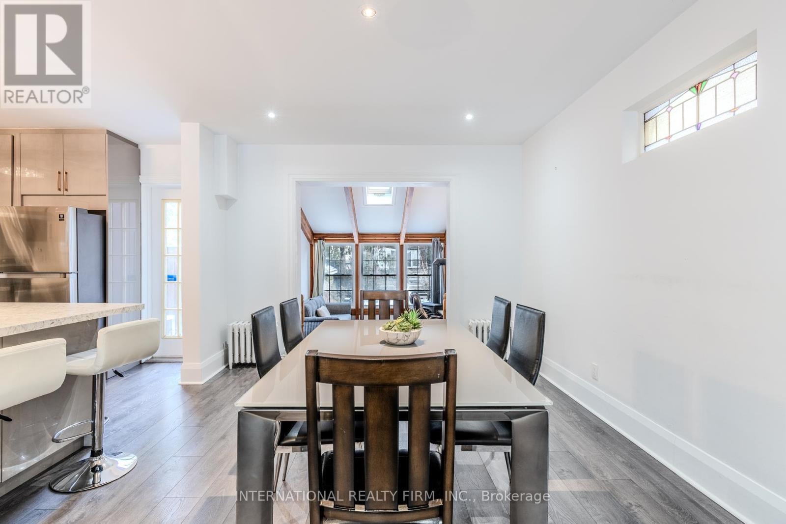 Mainsecondfloors - 47 Maxwell Avenue, Toronto, Ontario  M5P 2B4 - Photo 8 - C12316336