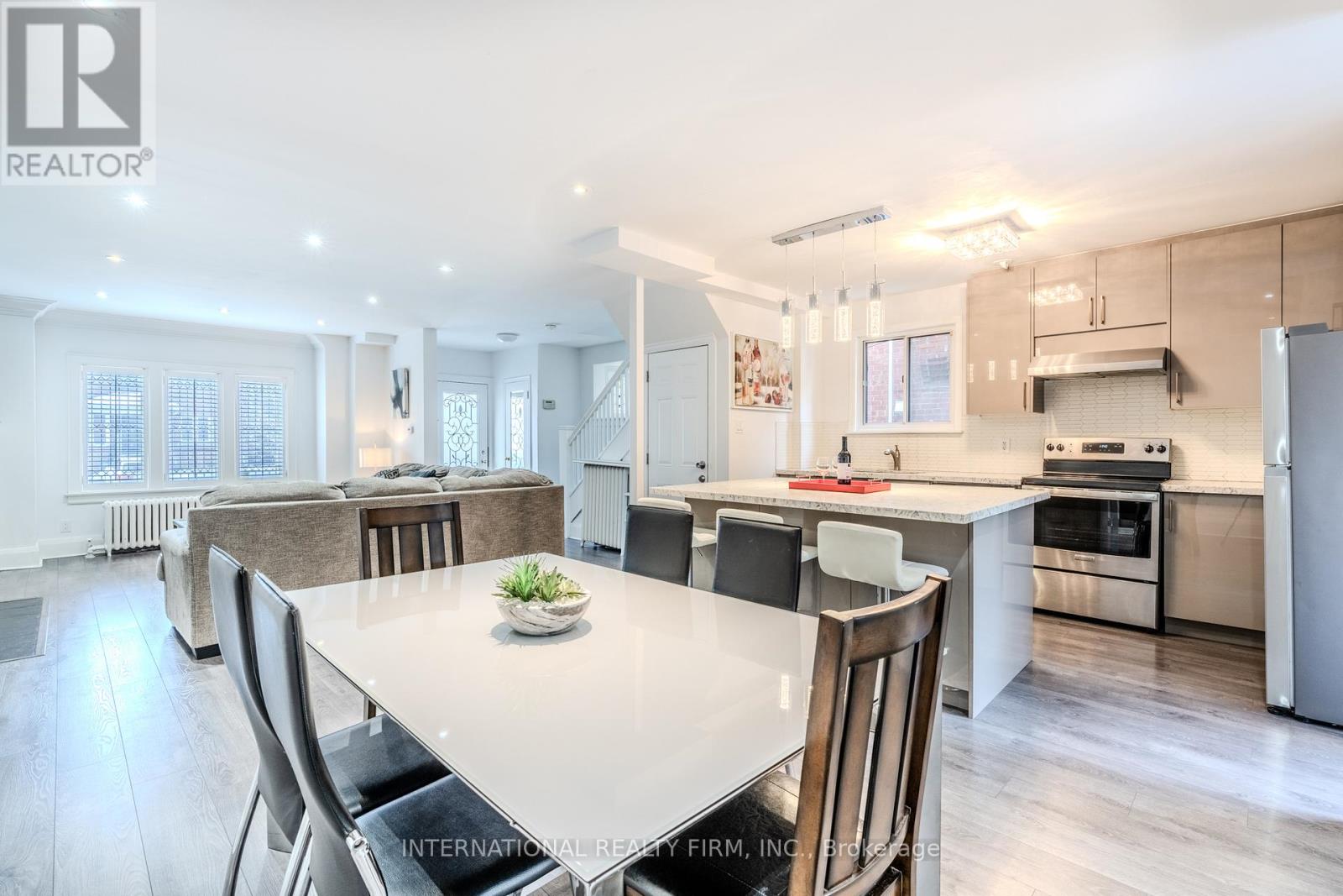 Mainsecondfloors - 47 Maxwell Avenue, Toronto, Ontario  M5P 2B4 - Photo 9 - C12316336