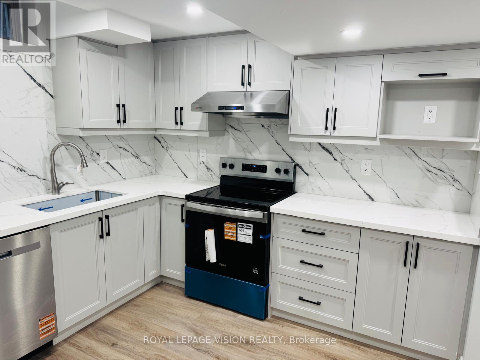 16 Walter Clifford Nesbitt Drive, Whitby, Ontario  L1P 0G5 - Photo 19 - E12315872