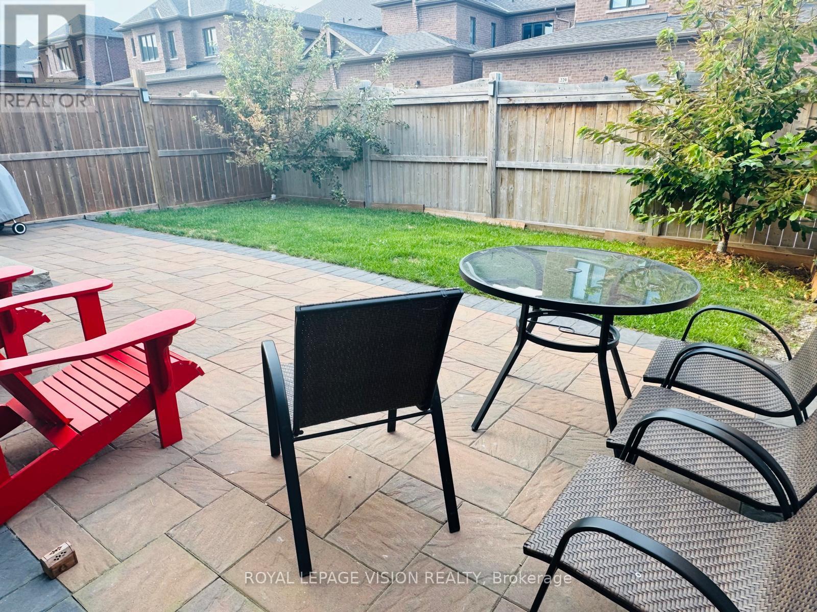 16 Walter Clifford Nesbitt Drive, Whitby, Ontario  L1P 0G5 - Photo 2 - E12315872