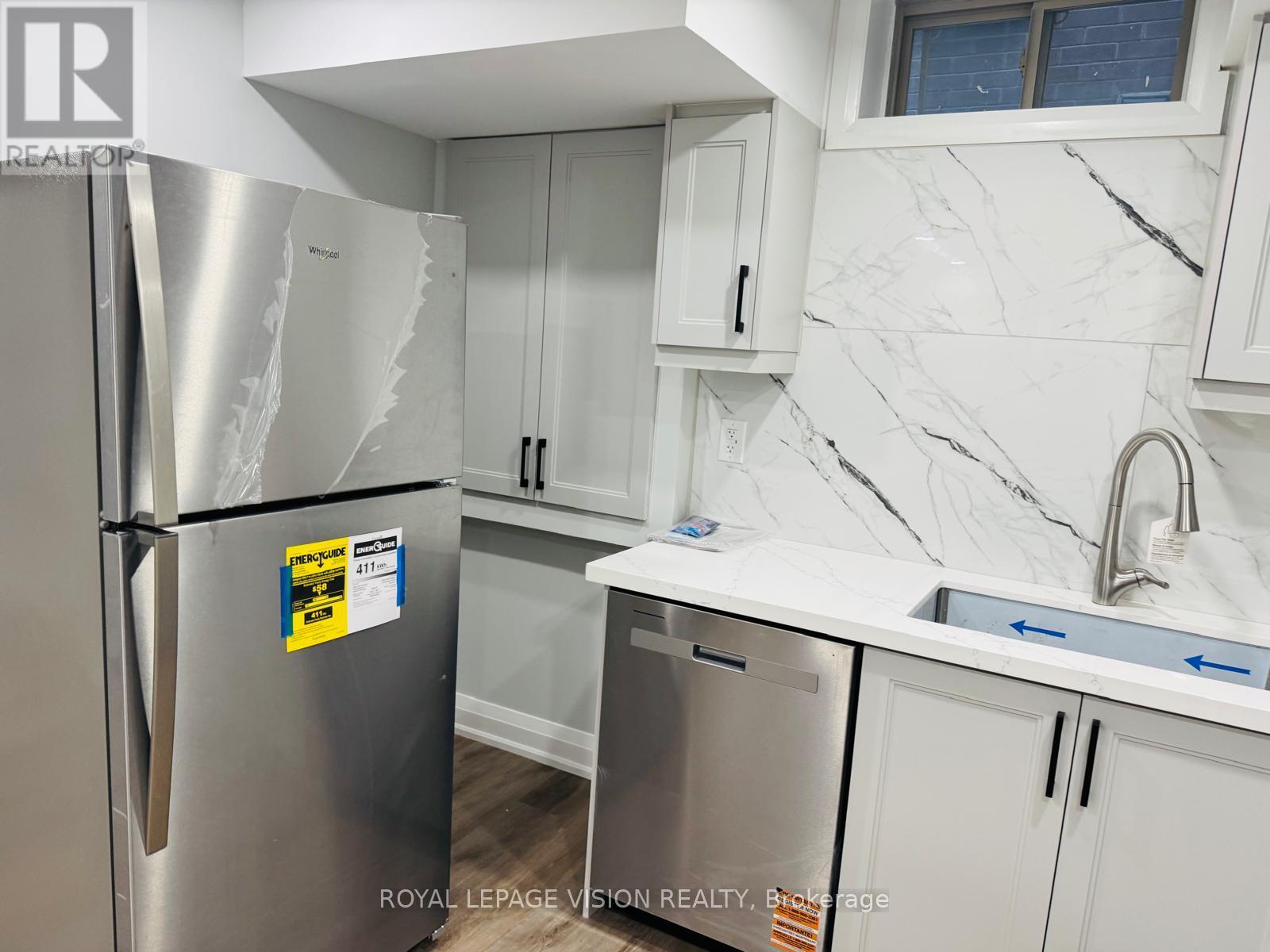 16 Walter Clifford Nesbitt Drive, Whitby, Ontario  L1P 0G5 - Photo 6 - E12315872