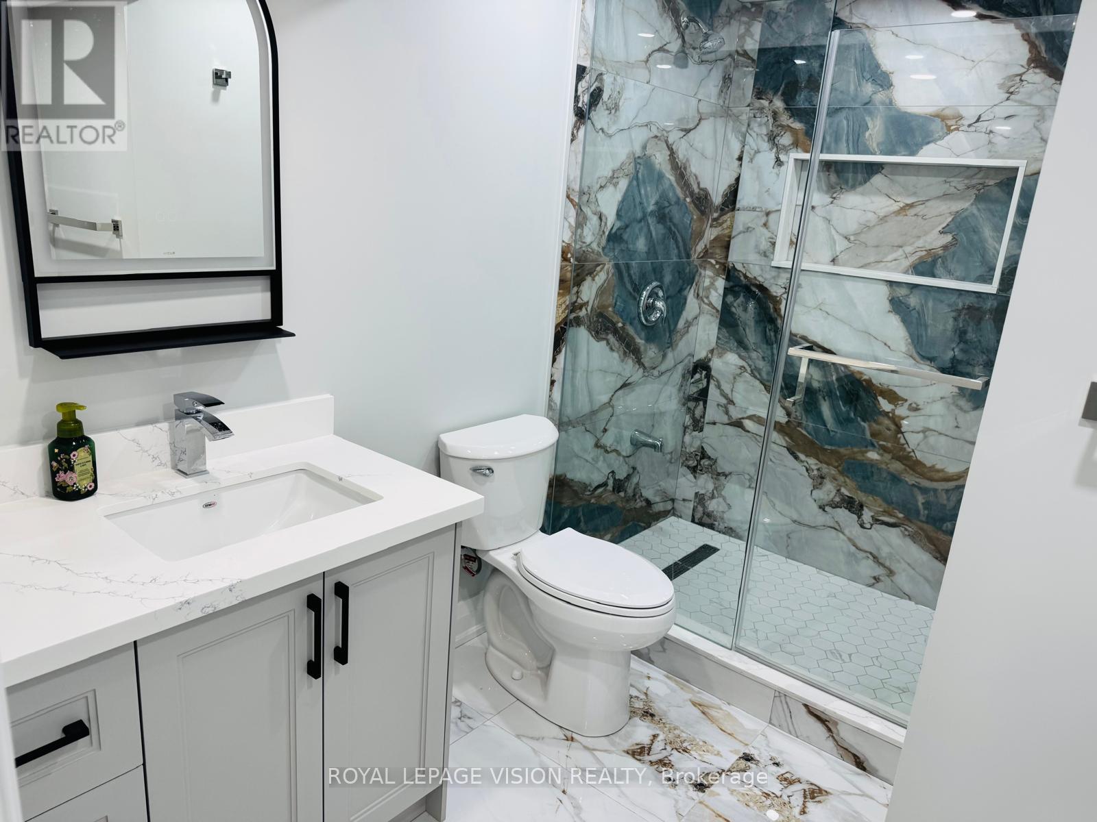 16 Walter Clifford Nesbitt Drive, Whitby, Ontario  L1P 0G5 - Photo 9 - E12315872