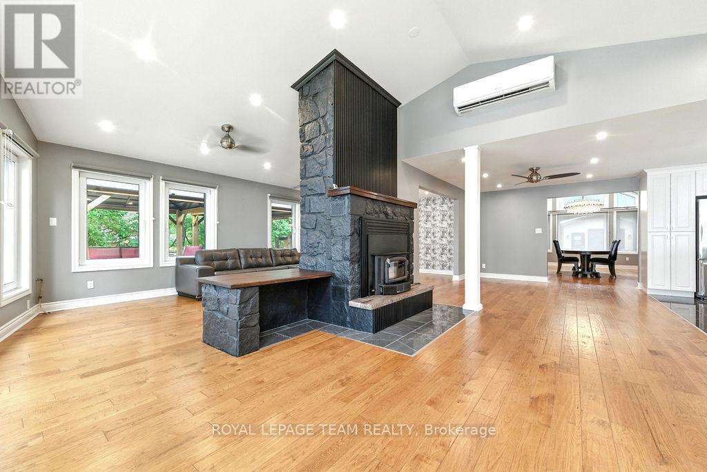 366 Burkes Road, Deep River, Ontario  K0J 1P0 - Photo 7 - X12316352