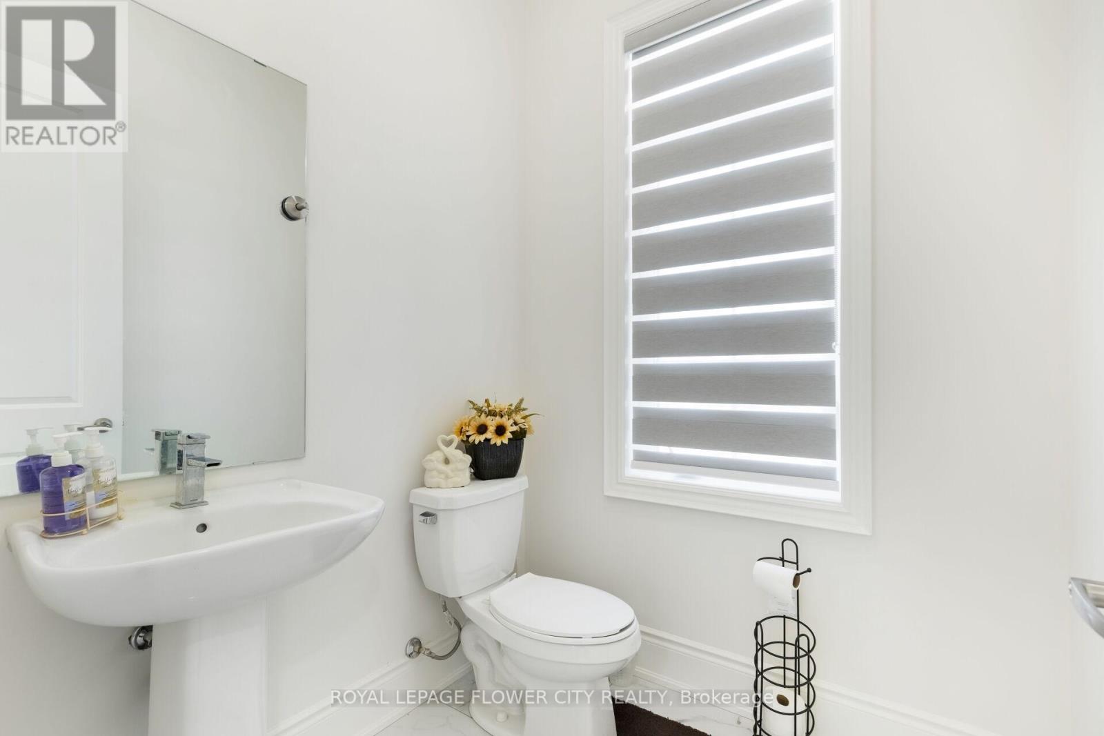 48 James Walker Avenue, Caledon, Ontario  L7C 4M8 - Photo 21 - W12316316