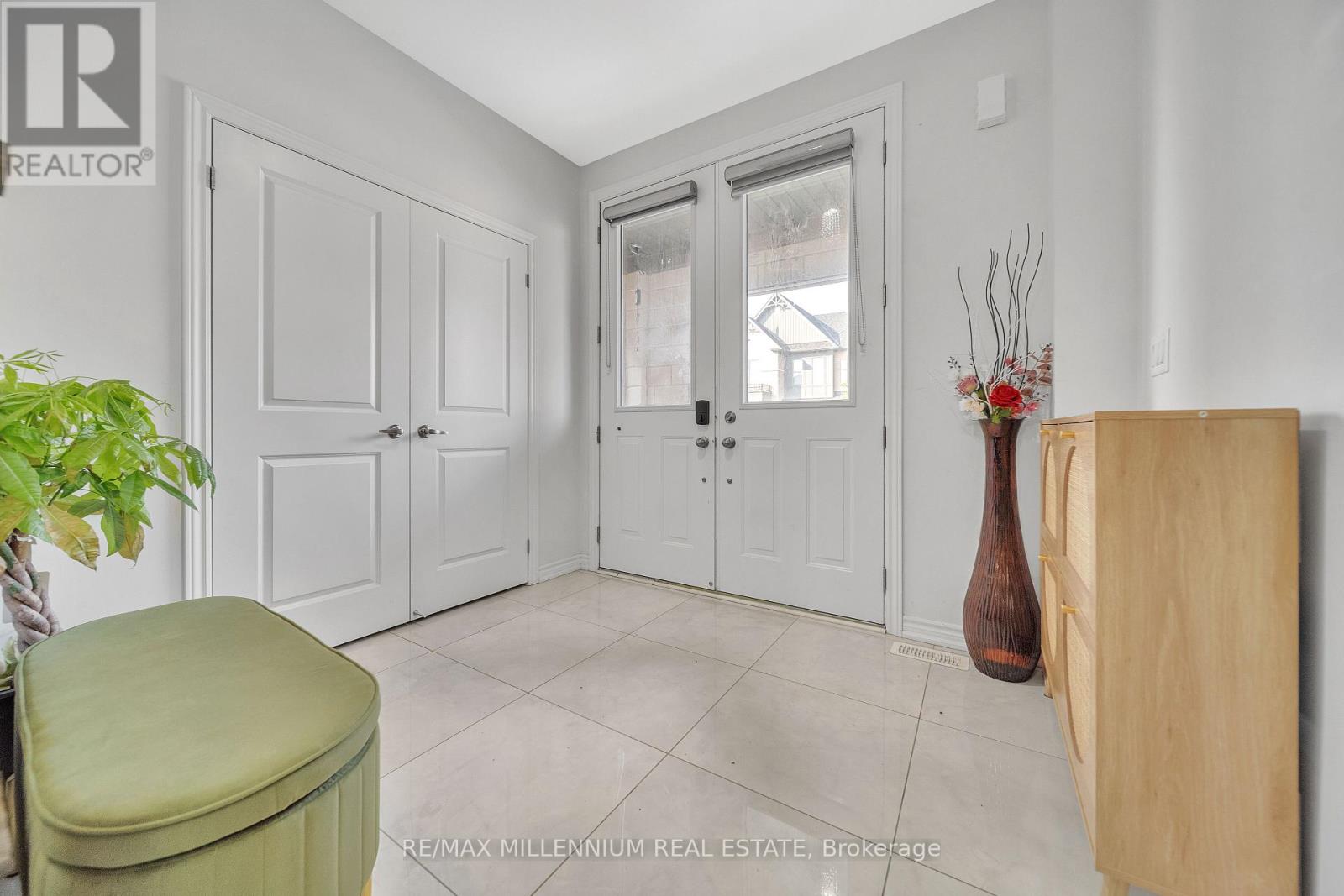 14 Gatherwood Terrace, Caledon, Ontario  L7C 1Z9 - Photo 5 - W12316342