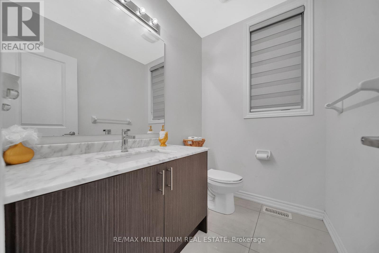 14 Gatherwood Terrace, Caledon, Ontario  L7C 1Z9 - Photo 7 - W12316342