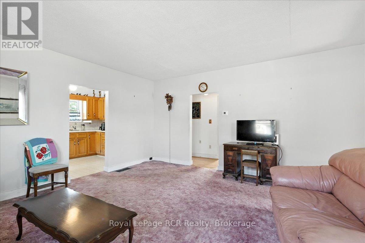 506 John Street, St. Clair, Ontario  N0P 2B0 - Photo 14 - X12316349