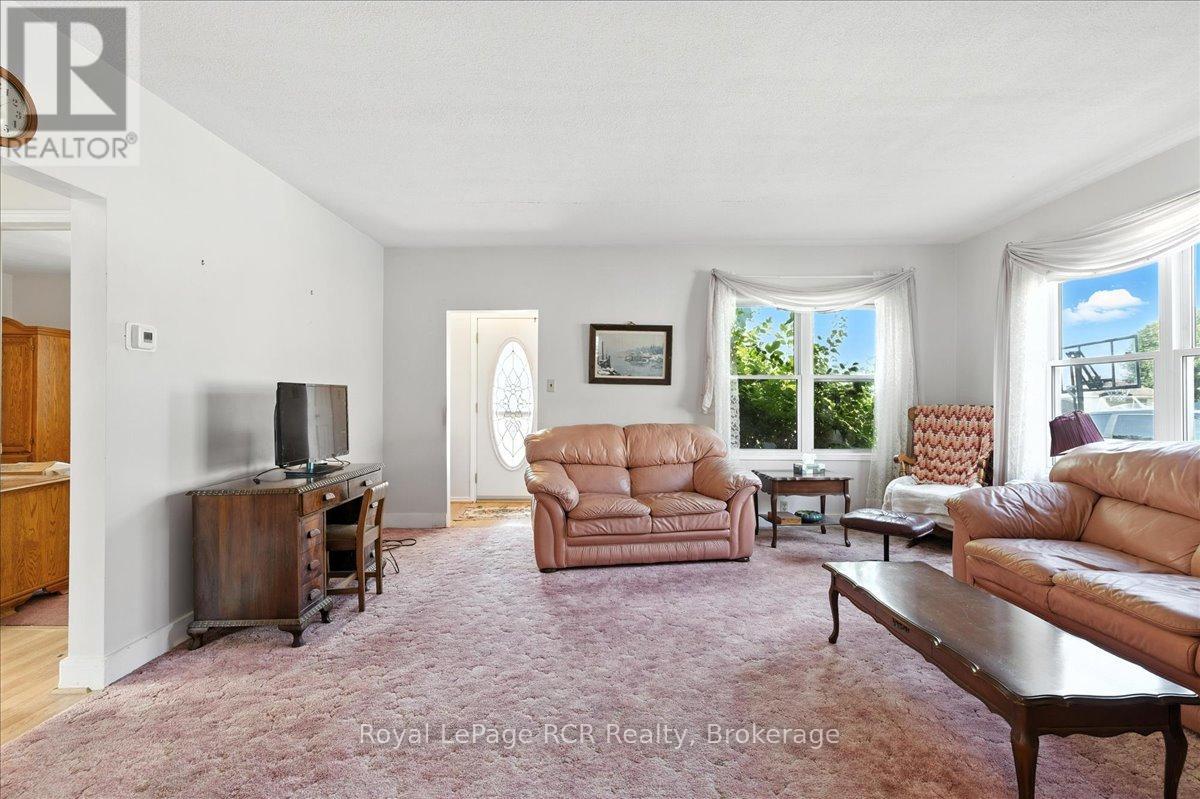 506 John Street, St. Clair, Ontario  N0P 2B0 - Photo 7 - X12316349