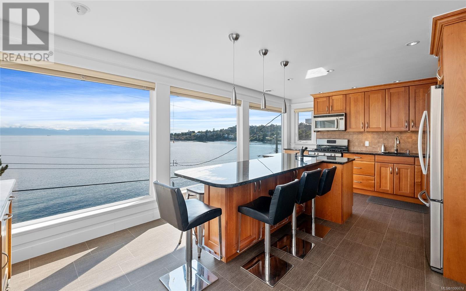 Property at 488 Beach Dr image 2