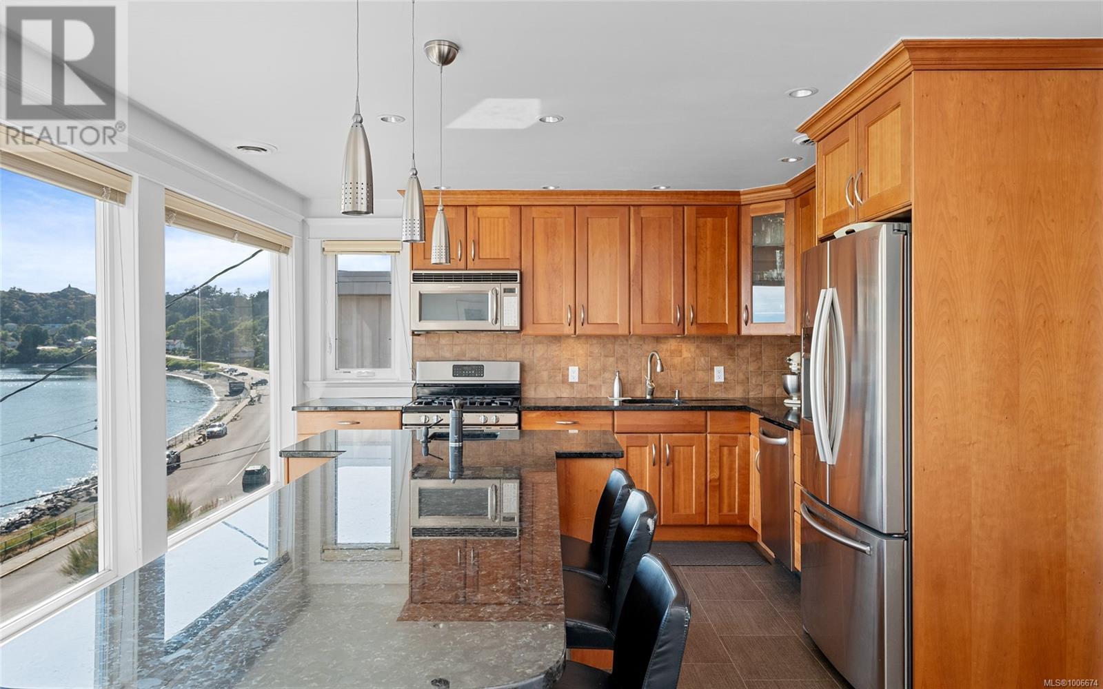 Property at 488 Beach Dr image 5