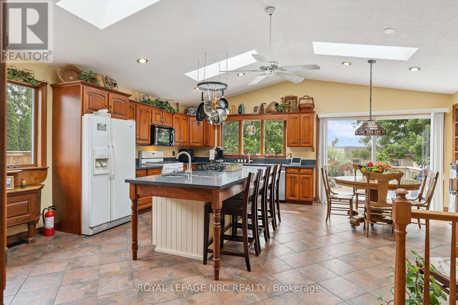 1287 Third Street, St. Catharines (Rural Port), Ontario  L2R 6P9 - Photo 13 - X12316369