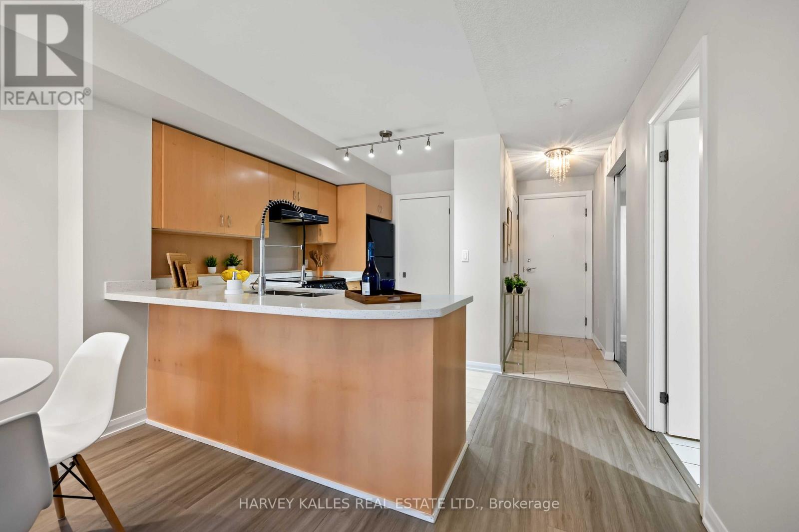 416 - 18 Beverley Street, Toronto, Ontario  M5T 3L2 - Photo 10 - C12313776