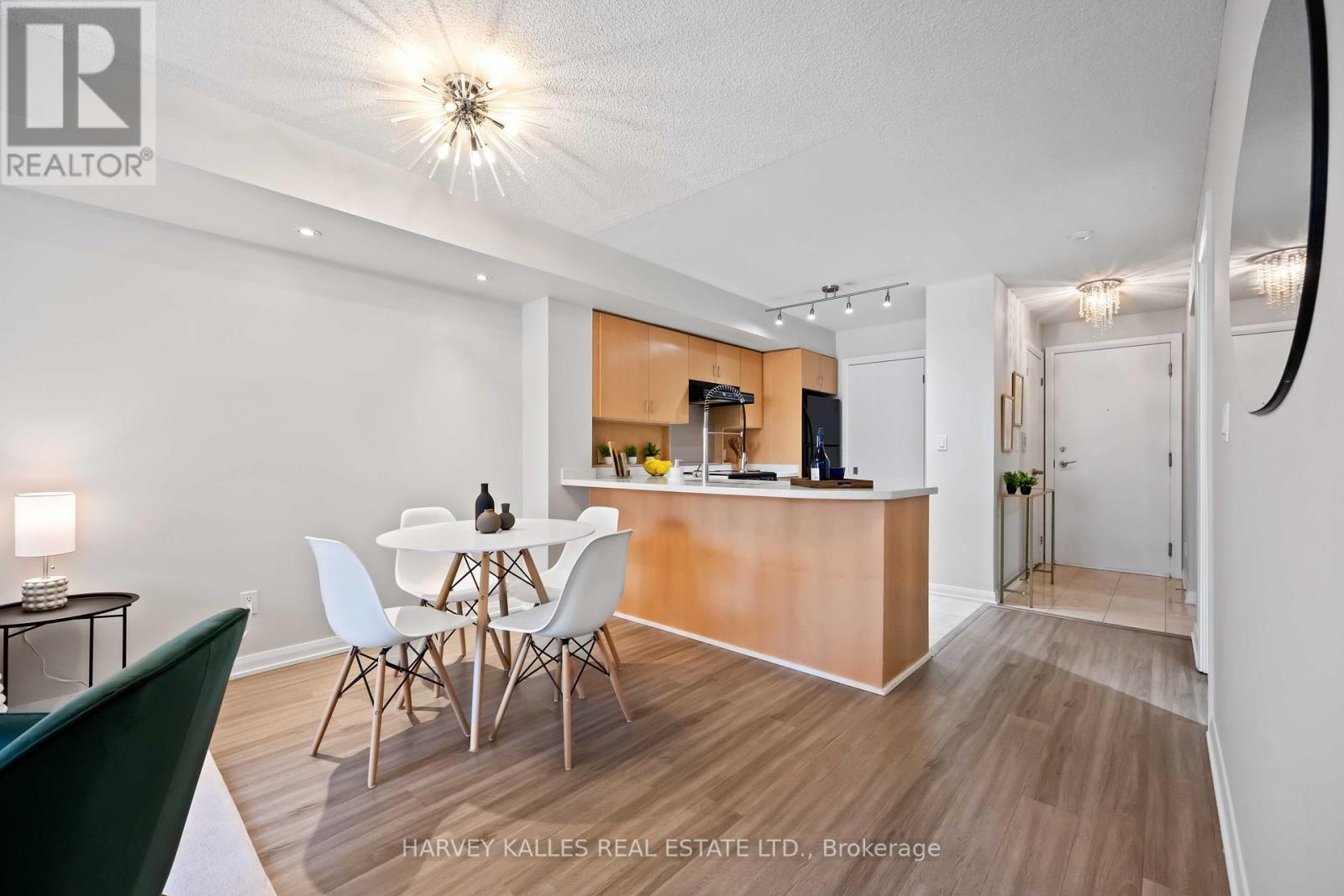 416 - 18 Beverley Street, Toronto, Ontario  M5T 3L2 - Photo 8 - C12313776