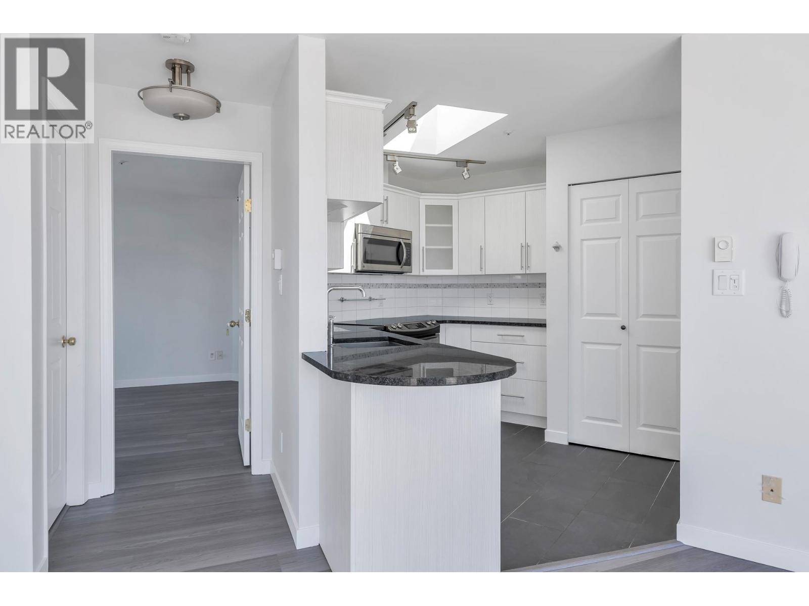 404 245 St. Davids Avenue, North Vancouver, British Columbia  V7L 3N9 - Photo 24 - R3032279