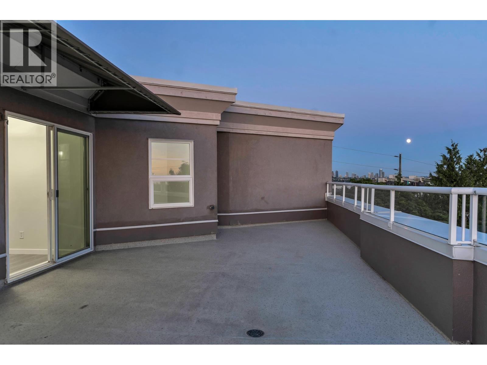 404 245 St. Davids Avenue, North Vancouver, British Columbia  V7L 3N9 - Photo 8 - R3032279