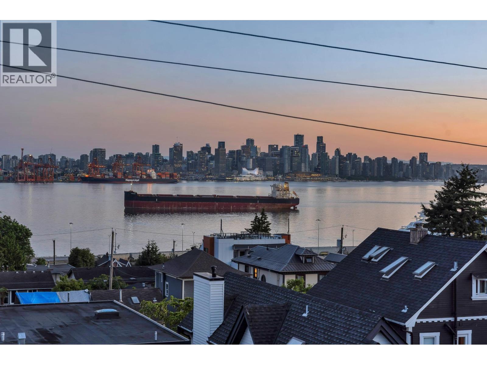 404 245 St. Davids Avenue, North Vancouver, British Columbia  V7L 3N9 - Photo 4 - R3032279