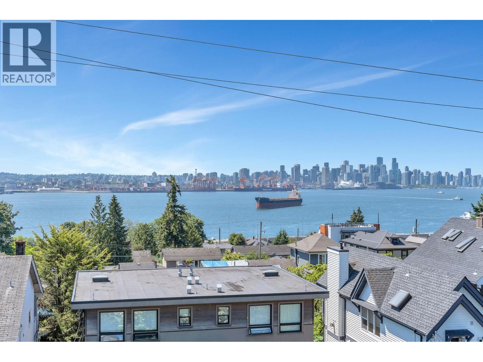 404 245 St. Davids Avenue, North Vancouver, British Columbia  V7L 3N9 - Photo 2 - R3032279