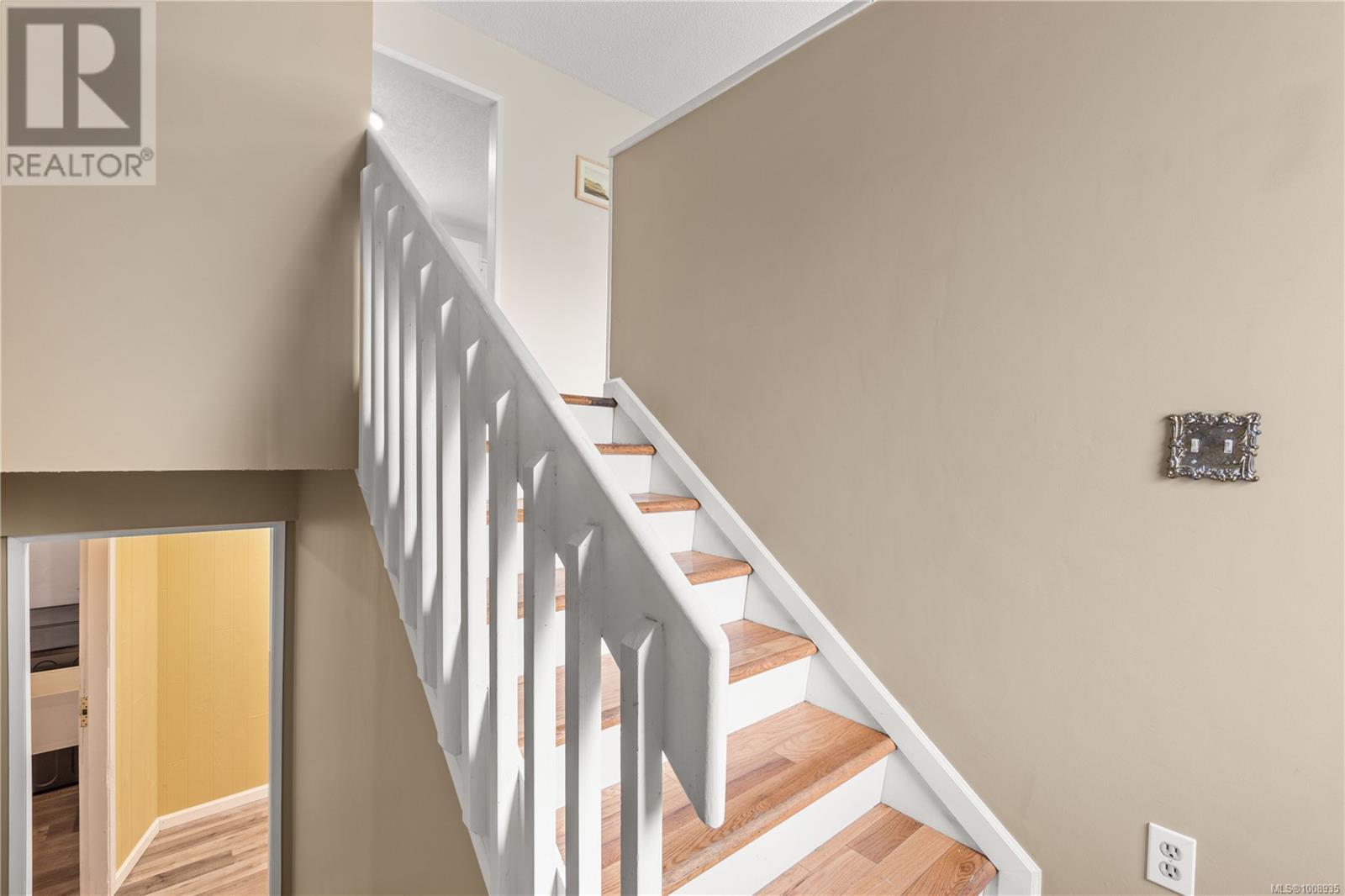 Property at 2749 Joanna Terr image 3