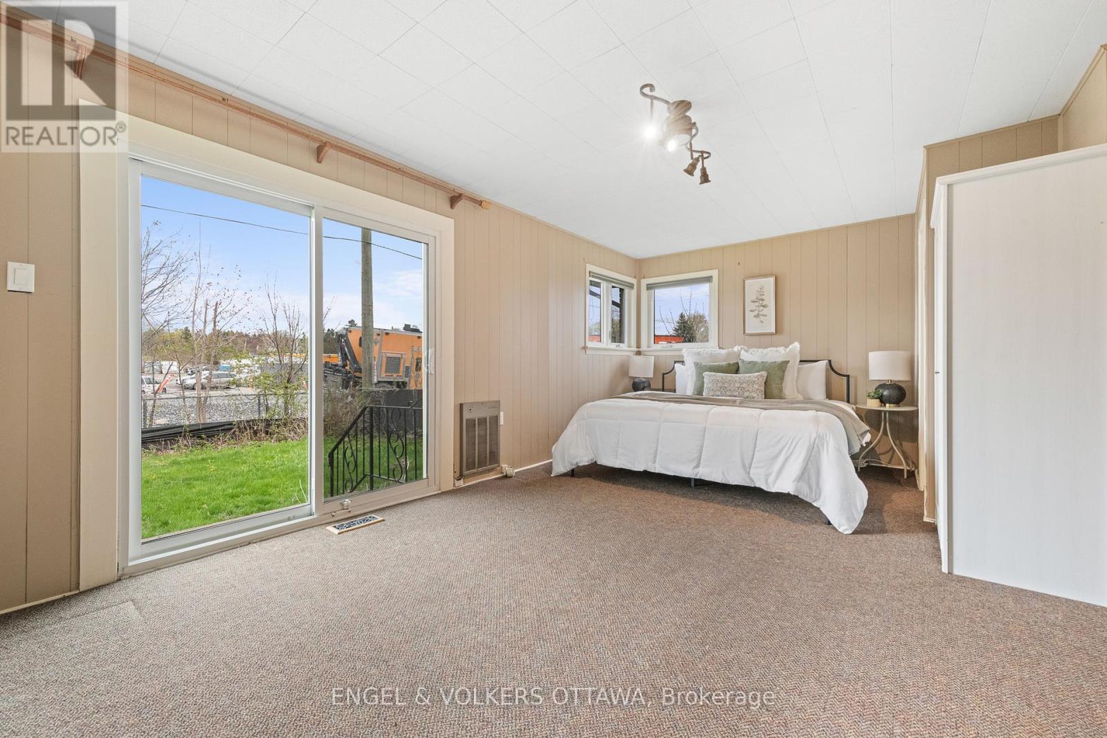 989 Connaught Avenue, Ottawa, Ontario  K2B 5M7 - Photo 14 - X12316396