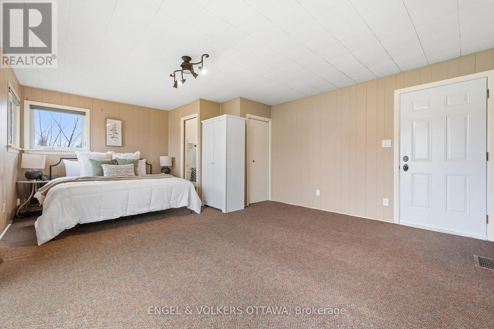 989 Connaught Avenue, Ottawa, Ontario  K2B 5M7 - Photo 15 - X12316396