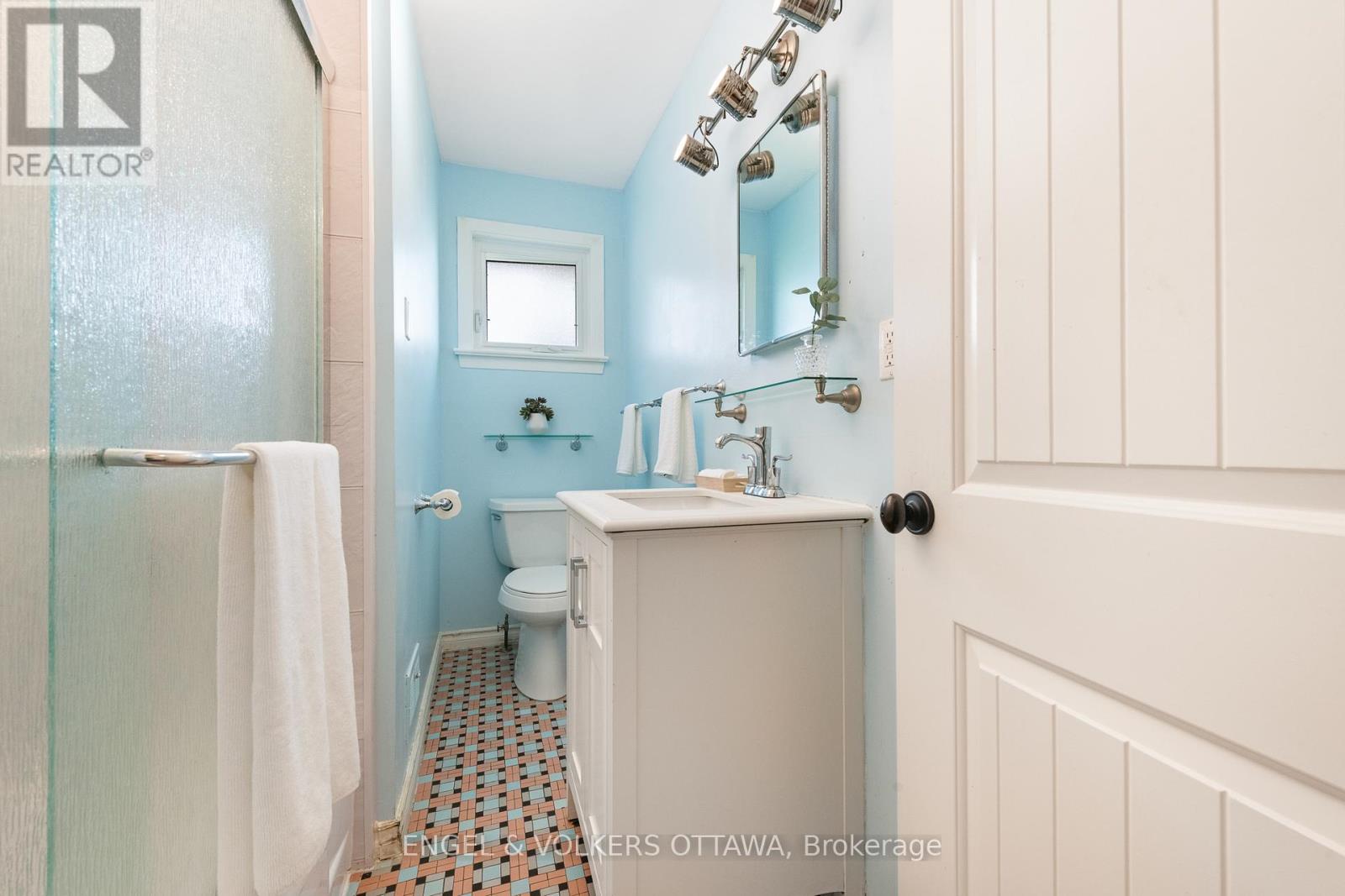 989 Connaught Avenue, Ottawa, Ontario  K2B 5M7 - Photo 22 - X12316396