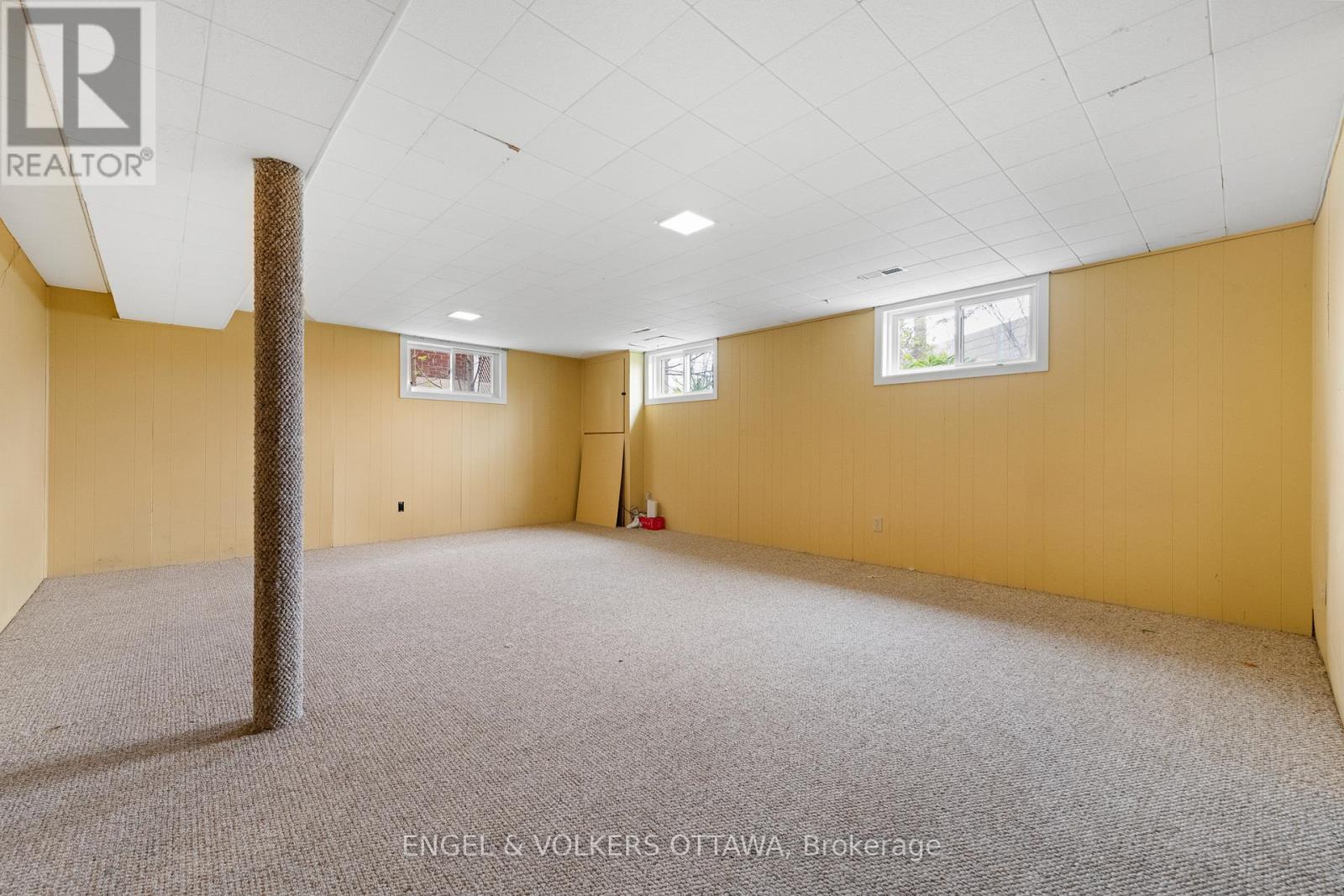 989 Connaught Avenue, Ottawa, Ontario  K2B 5M7 - Photo 23 - X12316396