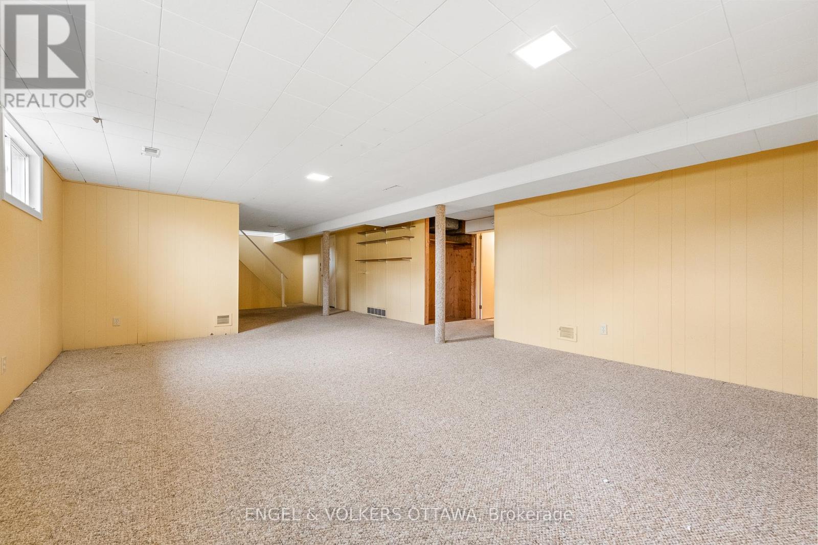 989 Connaught Avenue, Ottawa, Ontario  K2B 5M7 - Photo 25 - X12316396