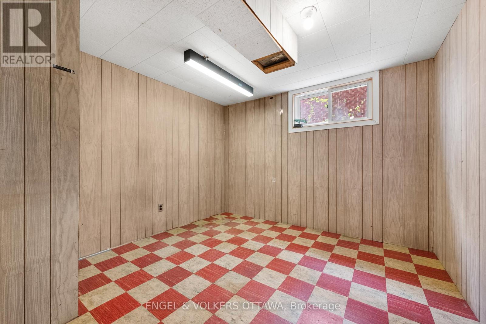 989 Connaught Avenue, Ottawa, Ontario  K2B 5M7 - Photo 26 - X12316396