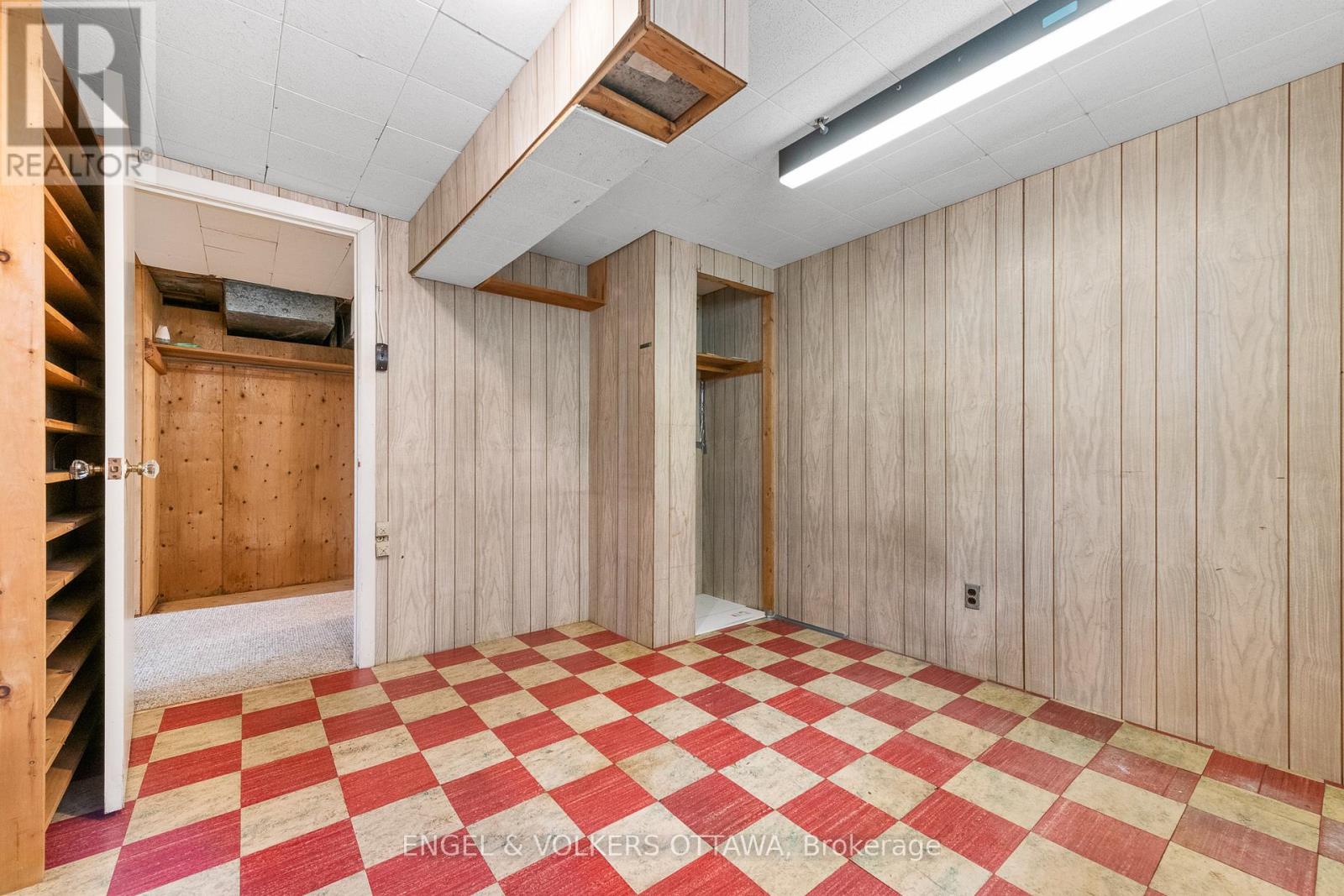 989 Connaught Avenue, Ottawa, Ontario  K2B 5M7 - Photo 27 - X12316396